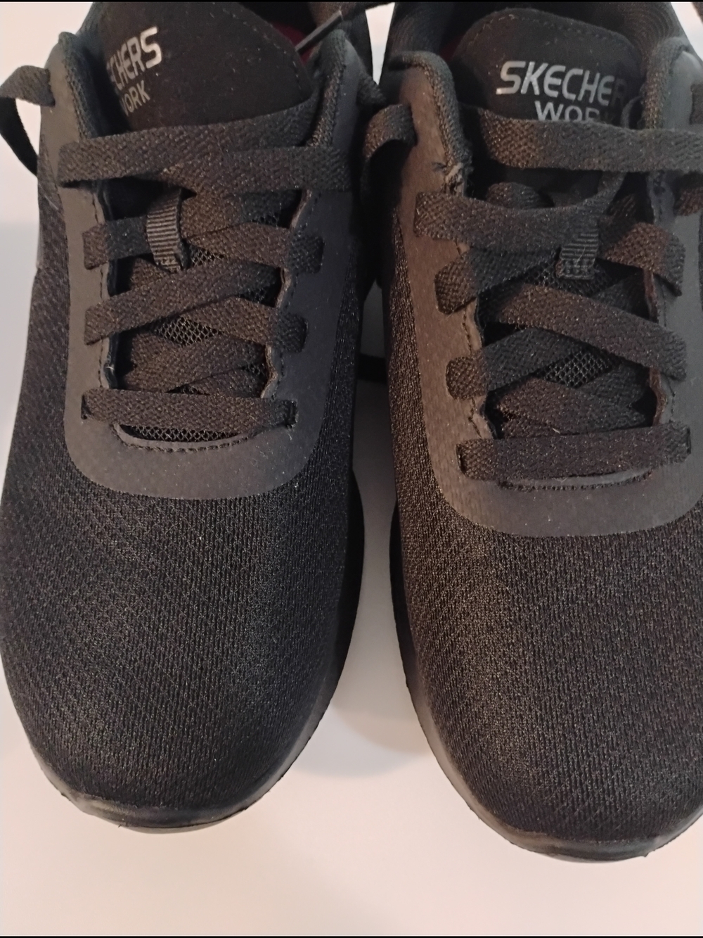 Skechers Women's s Black Lightweight Work Shoes Size 8